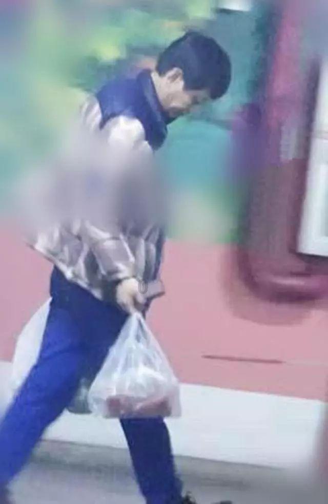 河南79岁老农手捧发芽小麦抹泪,下雨对出穗小麦有哪些影响?知识星球平台